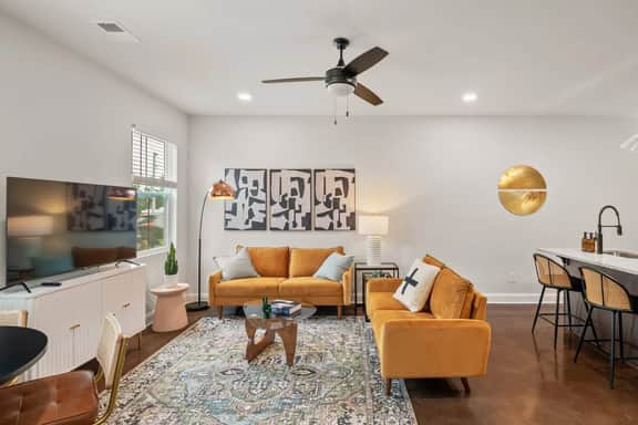 B-Contemporary Columbia Duplex| Near USC & Main St - Image 2