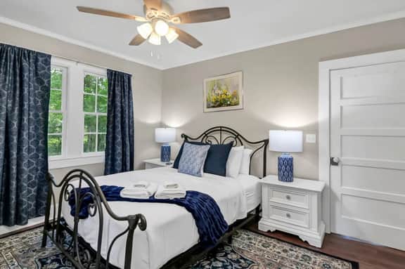 Blue Bungalow |  2BR 1BA | Lexington - Image 2