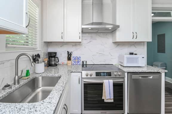 Capes Cottage | 1BR By Rosewood - Image 3