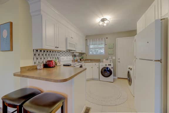 Comfy Cozy and Convenient Condo - Image 5