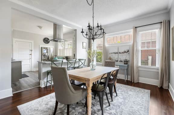Cottontown 3BR | Mins to USC | Sleeps 6 - Image 3