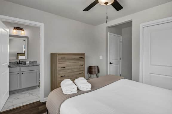 Dunbar Cottage | The Pickens Cottages - Image 4