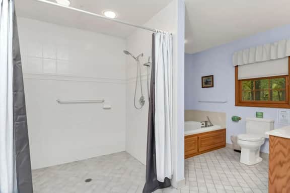 Heron's Flight | Sleeps 6 on Lake Murray - Image 5