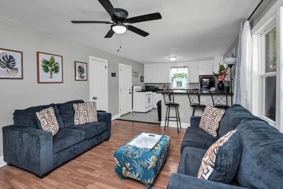 Hibiscus Hideaway | Relaxing 3BR Escape - Image 2