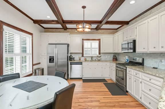 La La Lakehouse | Sleeps 6 on Lake Murray! - Image 4