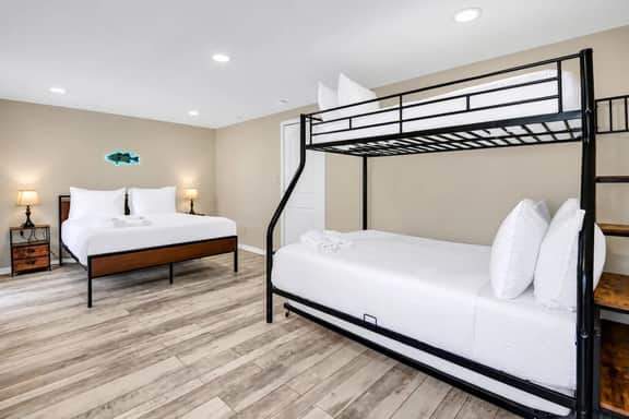 Lake Murray Retreat | Boat Ramp + Sleeps 10 - Image 3