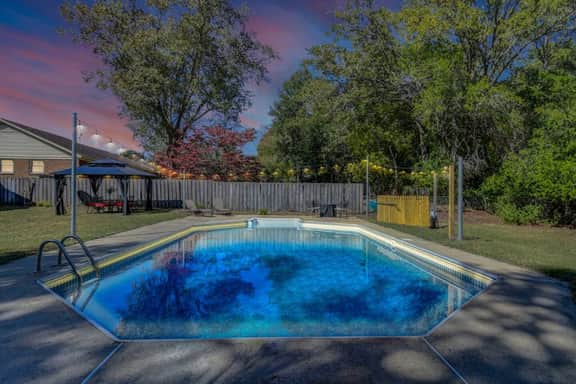Lexington Leisure House- 4BR w/ Pool & Games - Image 5