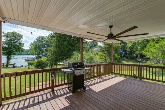 Lounge on Lakewood | Sleeps 10 | Lakefront! - Image 5