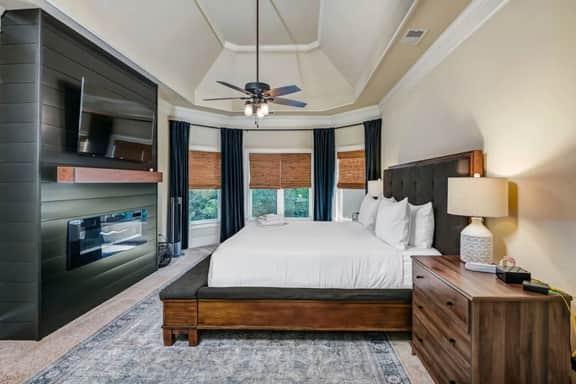 Luxury Chapin Retreat | Pool, Theater, Gym + Bar - Image 4