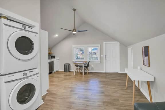 Margrave Studio | 1BR 1BA | Upstairs Duplex - Image 5