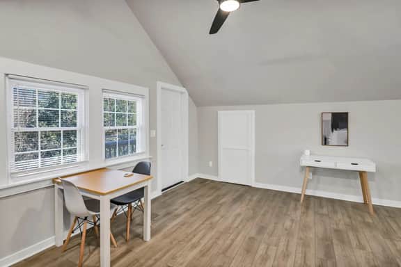 Margrave Studio | 1BR 1BA | Upstairs Duplex - Image 4