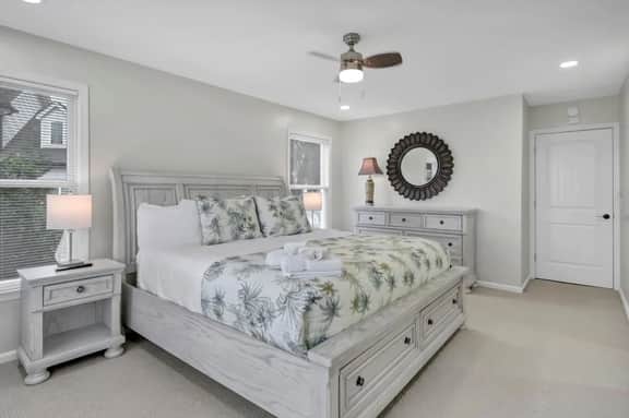 The Cardinal's Nest| Sleeps 9 | Close In - Image 3