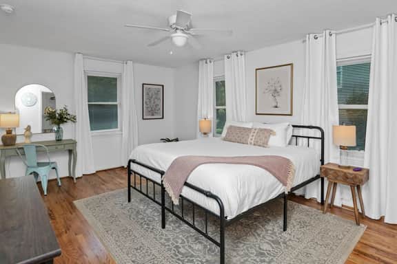 Park St Haven | 4BR w/Patio - Image 4