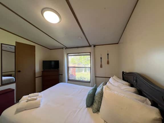 Simple Blessings | A View in Every Room | Sleeps 6 - Image 2