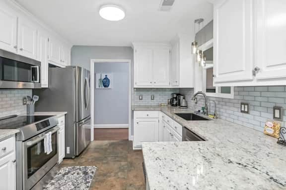Spacious 4BR with Loft Bedroom - Image 4