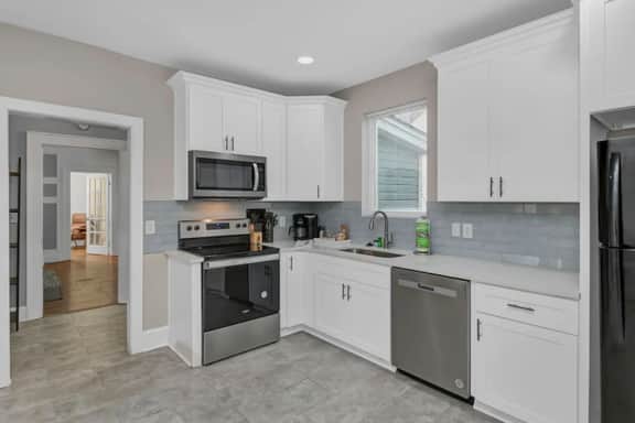 Spacious Home on Gervais | 4BR 2BA | Downtown - Image 3
