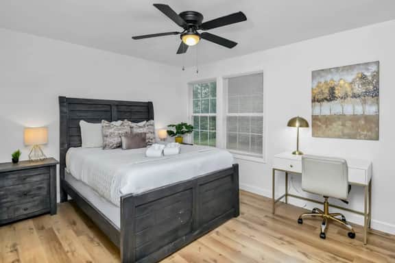 Stay West Side | 2 BR | Minutes from Downtown - Image 2