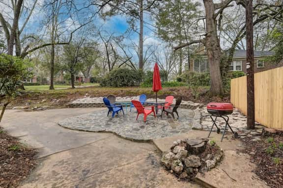 Unique 3BR | Sleeps 6 | Close to Everything! - Image 5
