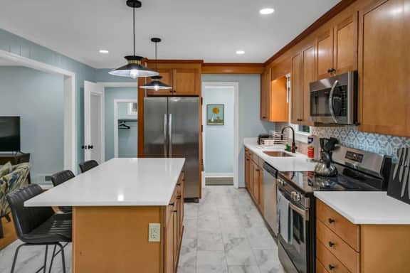 The Garden House | Sleeps 11 | Near USC - Image 2