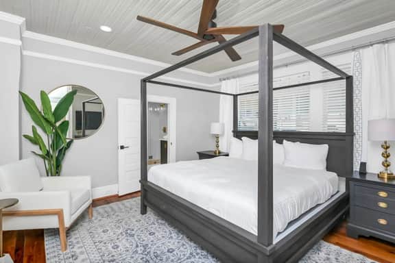 The Indigo - 2BR w/Hot Tub & Outdoor Space - Image 2
