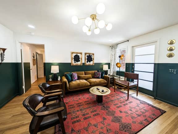 The Scholar Suite | 1 King | Newly Renovated! - Image 2