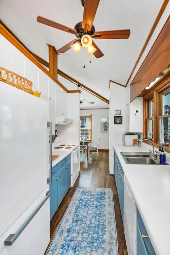 The Water’s Edge | Sleeps 8 | Incredible Views - Image 4
