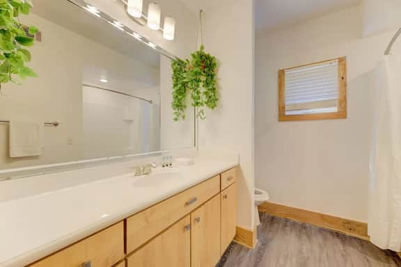 The Workspace Warehouse | 3BR 2BA 5TVs - Image 5