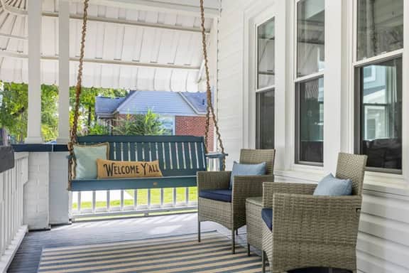 Urban Farmhouse | Sleeps 8 Walk to WeCo Dine + Shops - Image 3