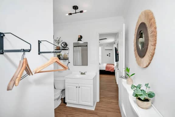 Walk West Cola Mini Pad | Tiny House | Shared Yard - Image 3